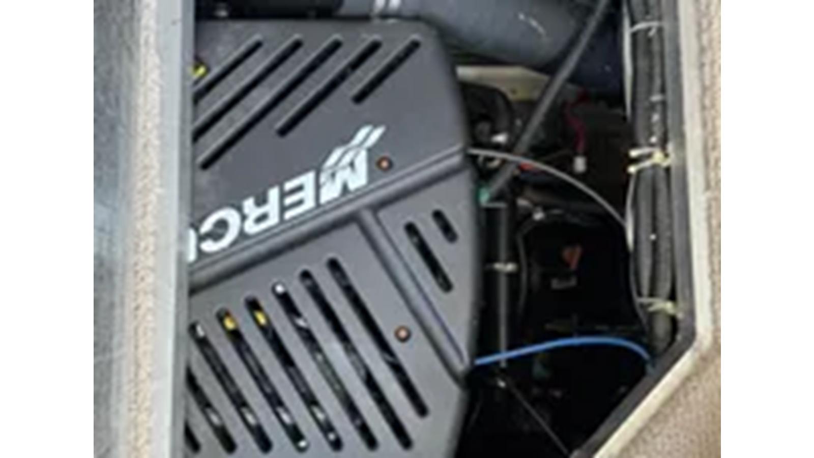 2000-carver-yachts-41-1-b9a329