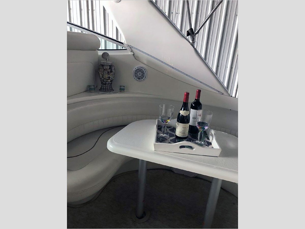 2000-cruisers-yachts-42-70ee41