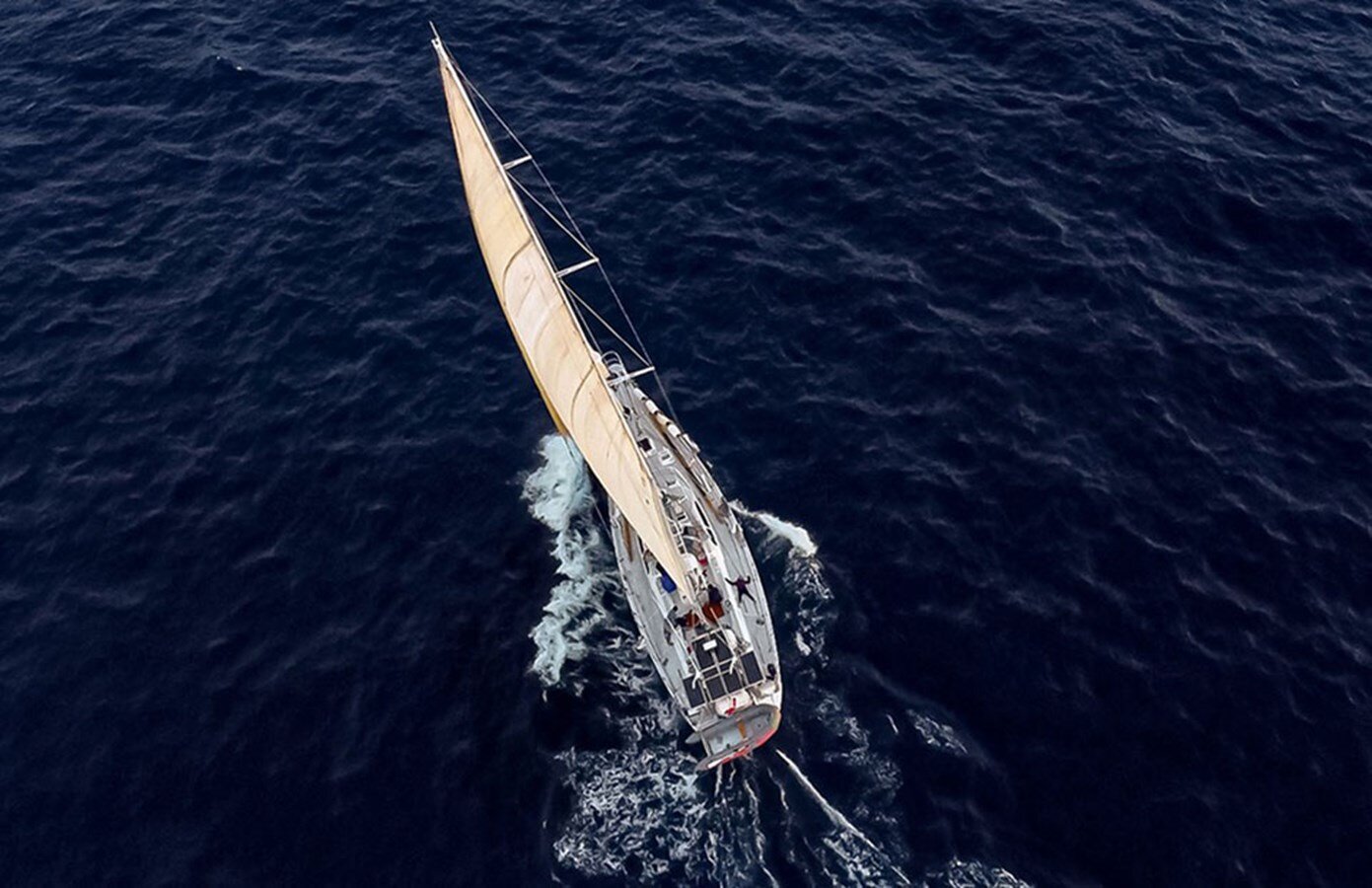 2000-devonport-yachts-72-2-da0e27