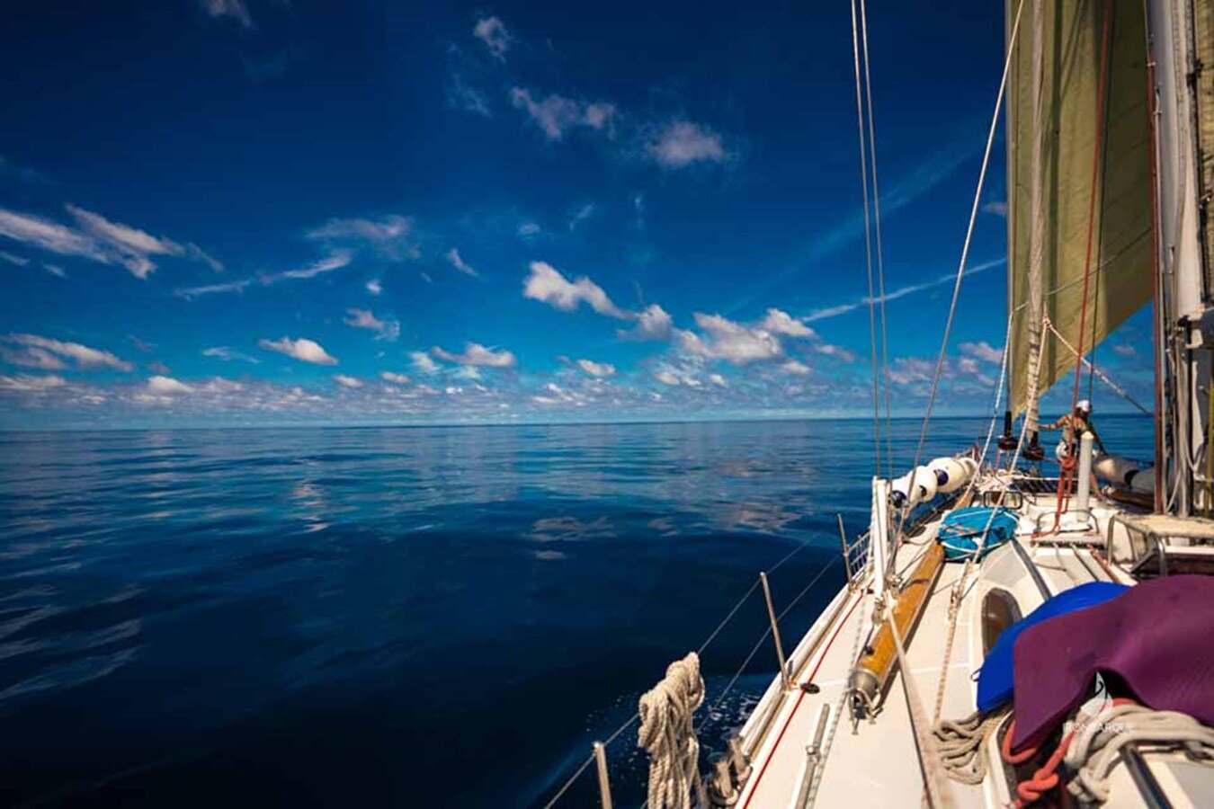 2000-devonport-yachts-72-2-da0e27