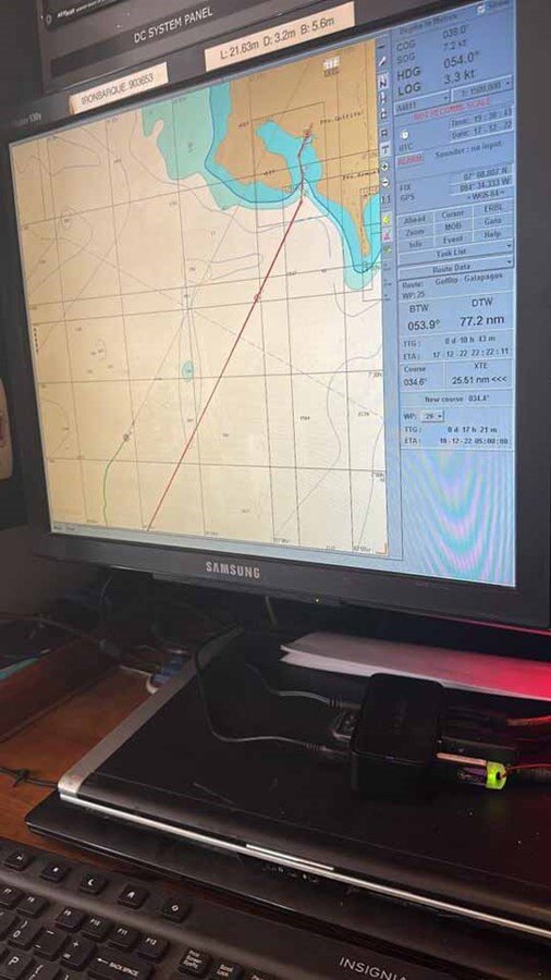 2000-devonport-yachts-72-2-da0e27