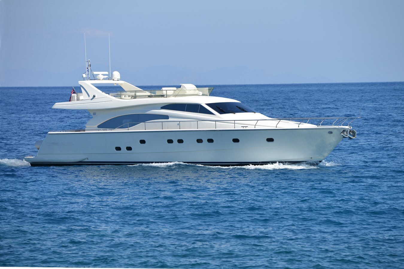 2000-ferretti-65-7-aee4fa
