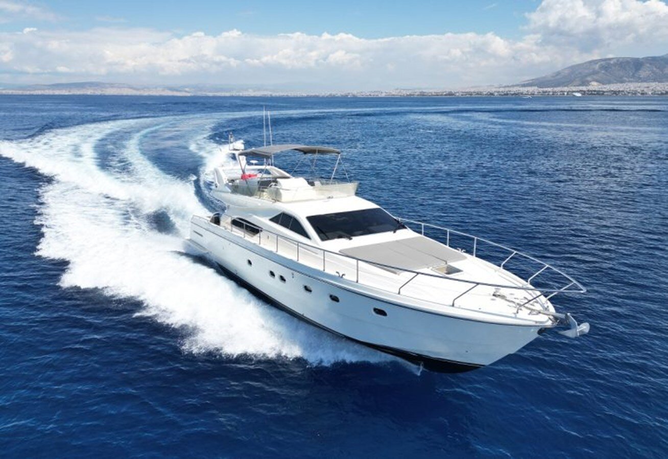 2000-ferretti-yachts-57-2-ece3f8