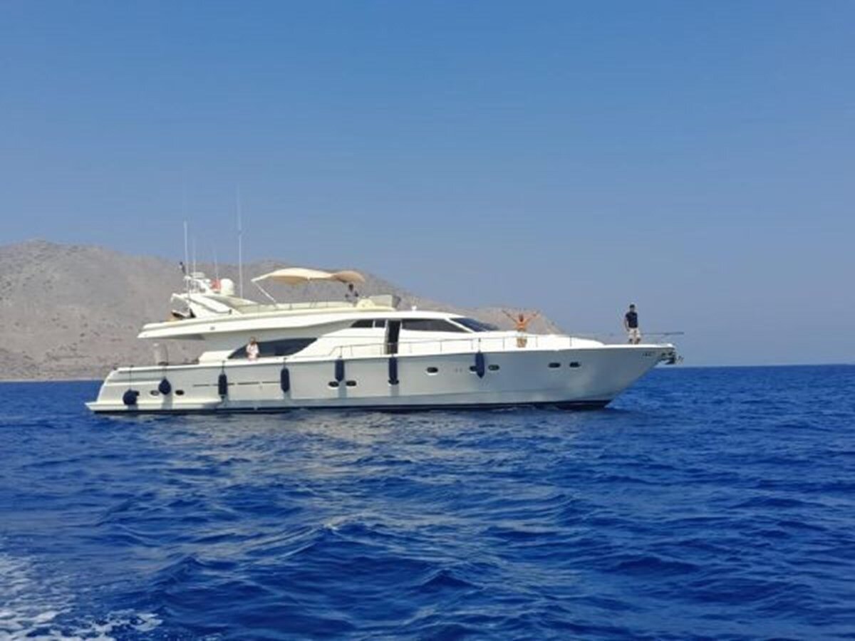 2000-ferretti-yachts-80-6-8c12e8