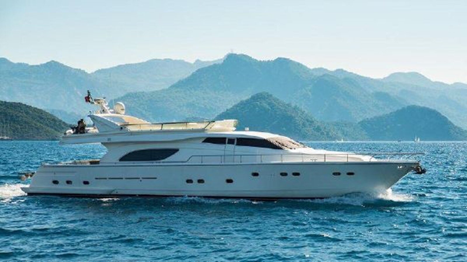 2000-ferretti-yachts-80-6-8c12e8