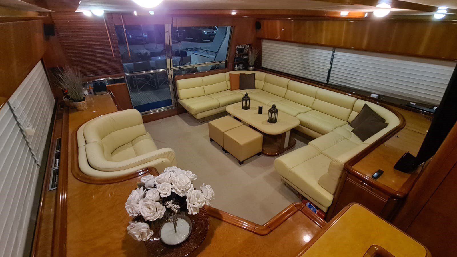 2000-ferretti-yachts-80-6-8c12e8