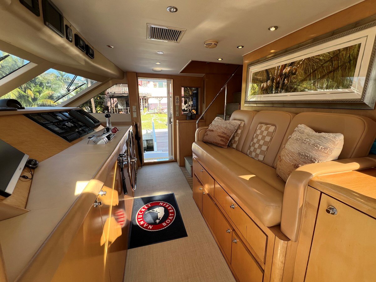 2000-hatteras-75-f741da