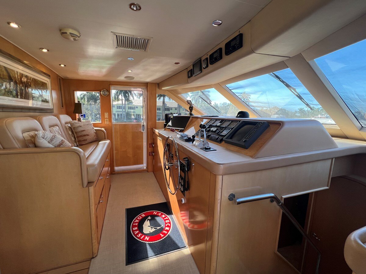 2000-hatteras-75-f741da