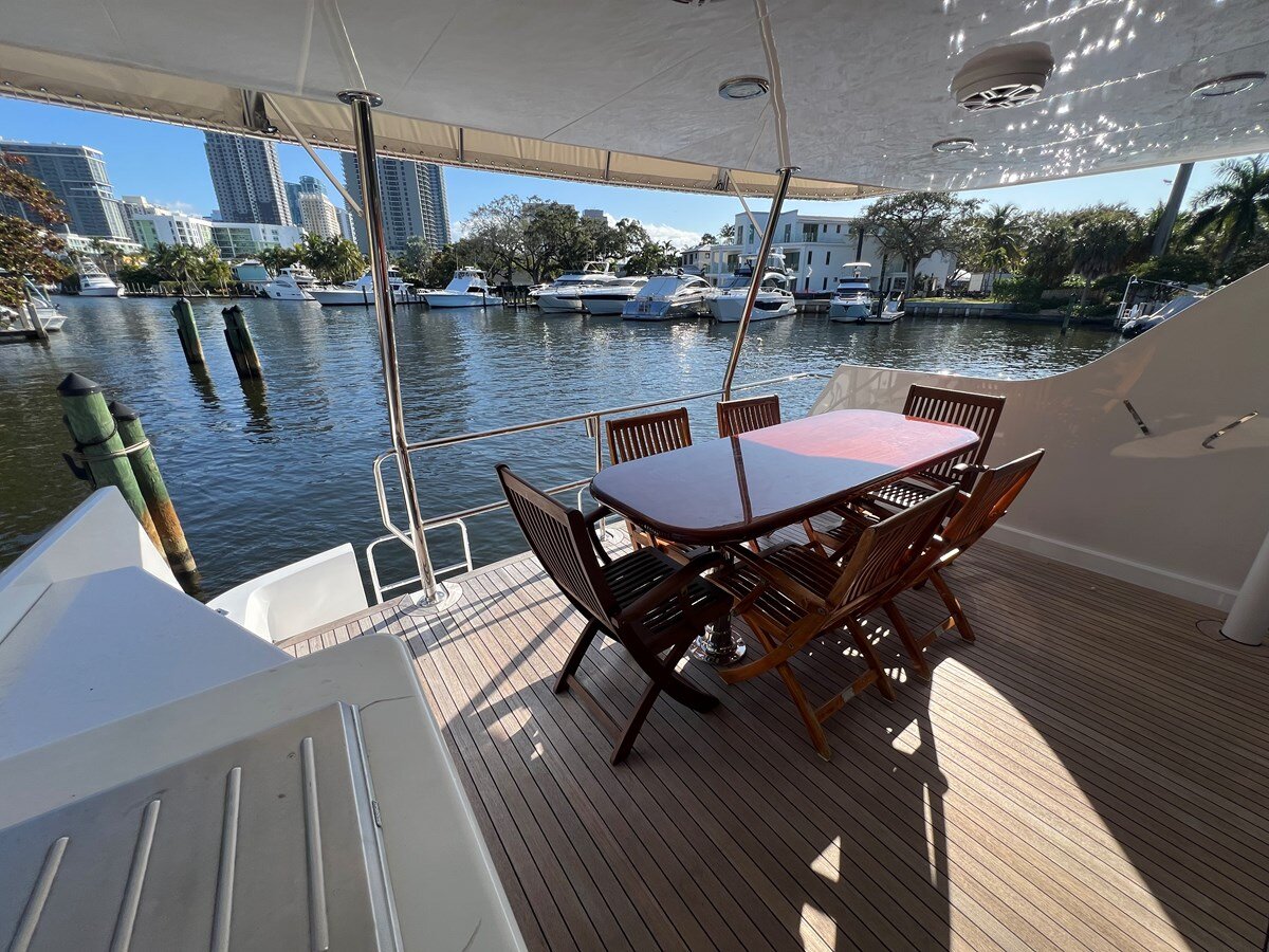 2000-hatteras-75-f741da