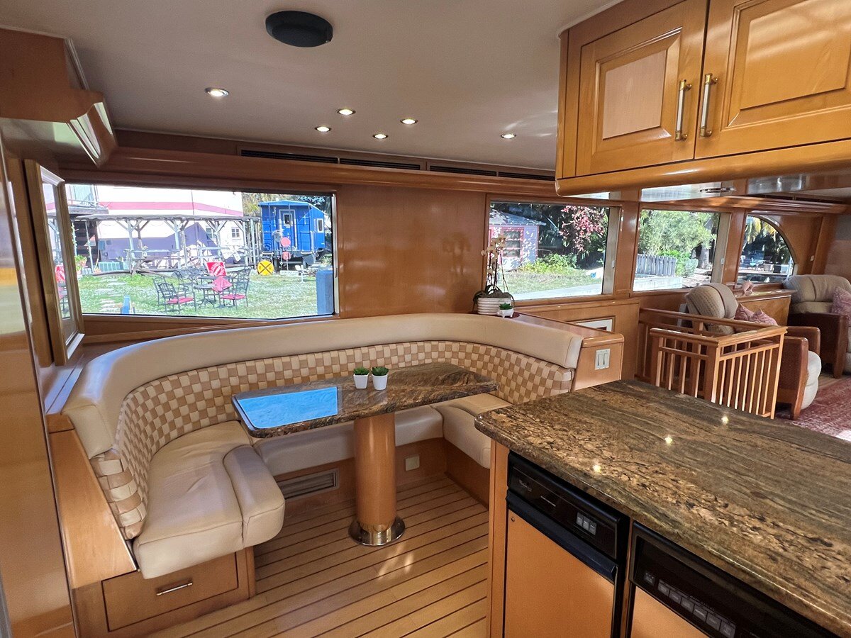 2000-hatteras-75-f741da