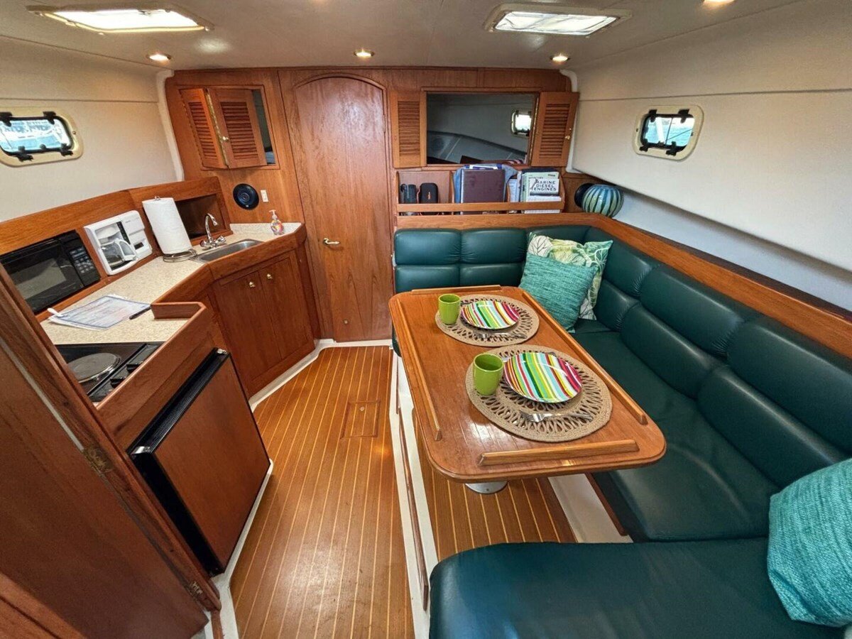 2000-mainship-36-1-6ff7b2