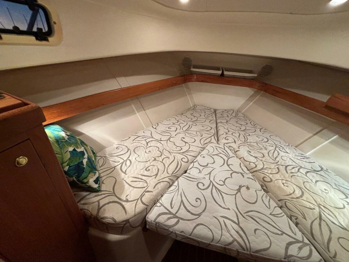 2000-mainship-36-1-6ff7b2