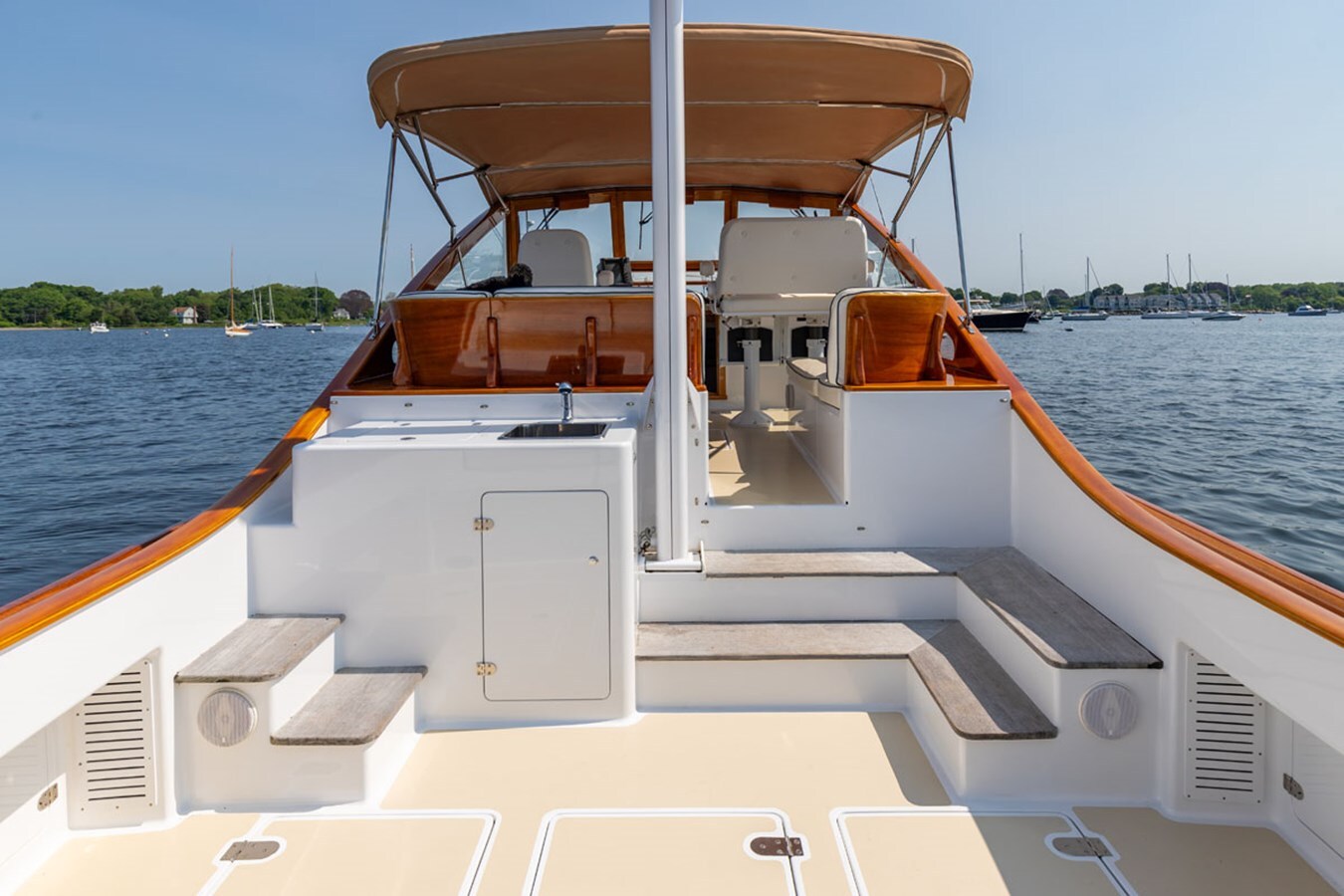 2000-morris-yachts-43-11-165017