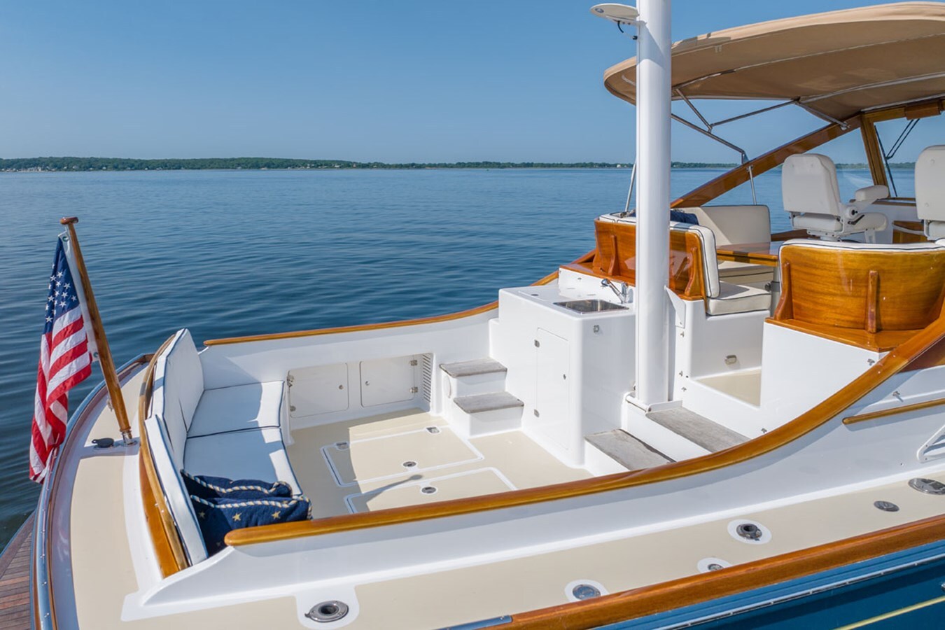 2000-morris-yachts-43-11-165017