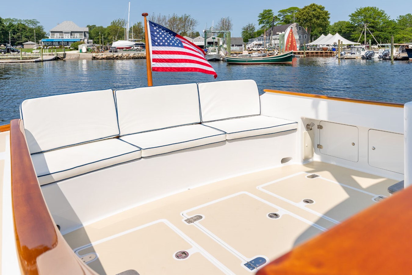 2000-morris-yachts-43-11-165017