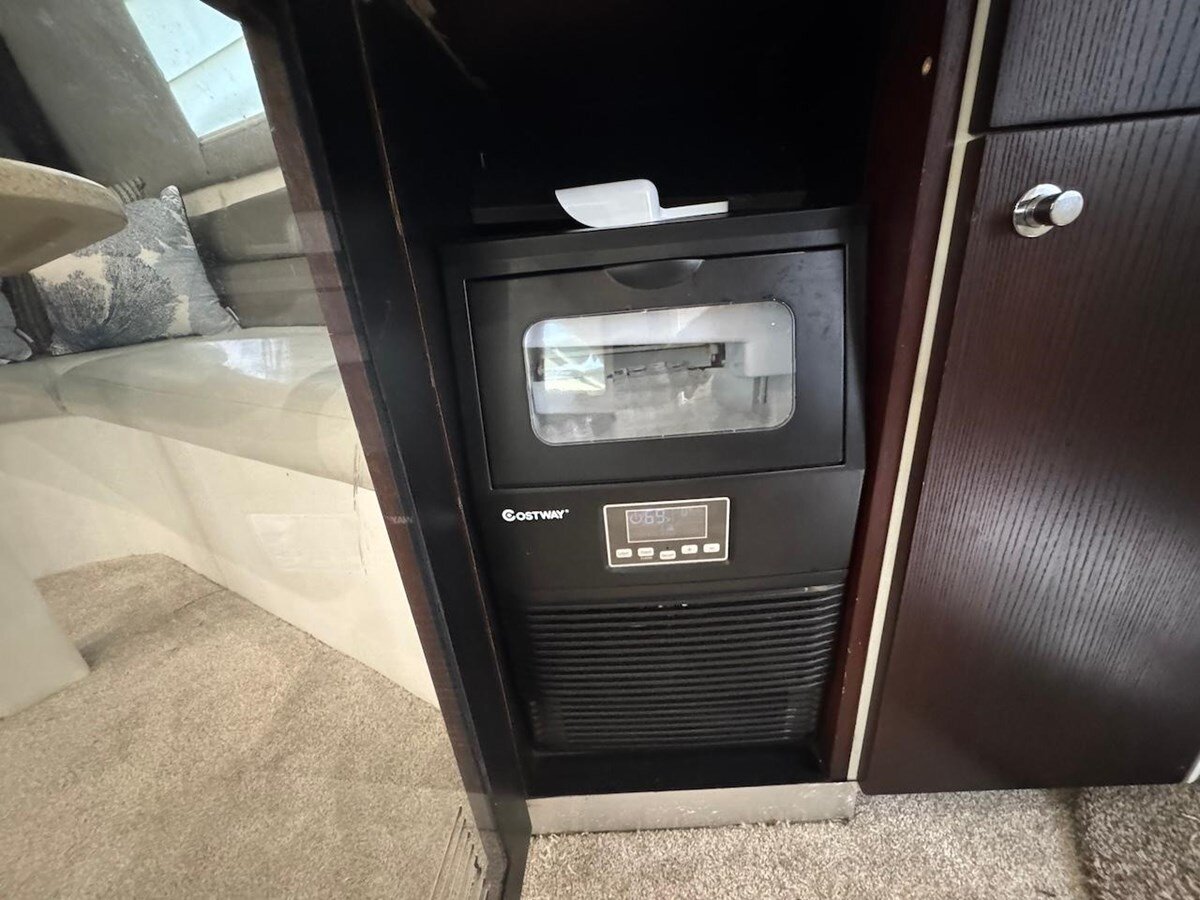 2000-ocean-yachts-48-9311ab