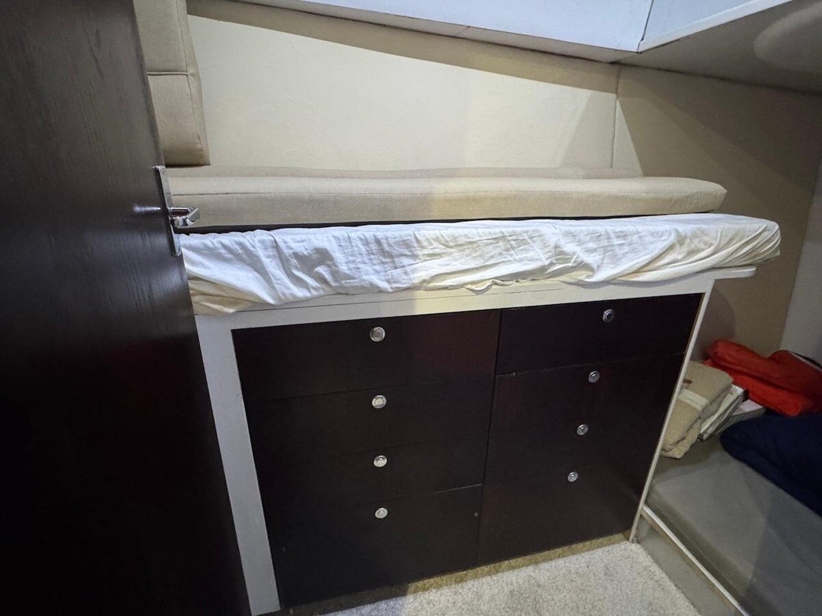 2000-ocean-yachts-48-9311ab