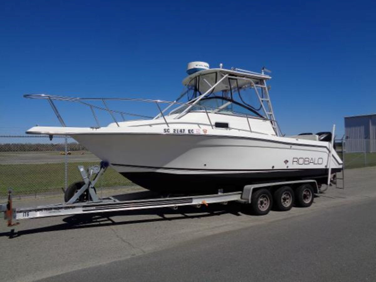 2000-robalo-27-1-7c3252