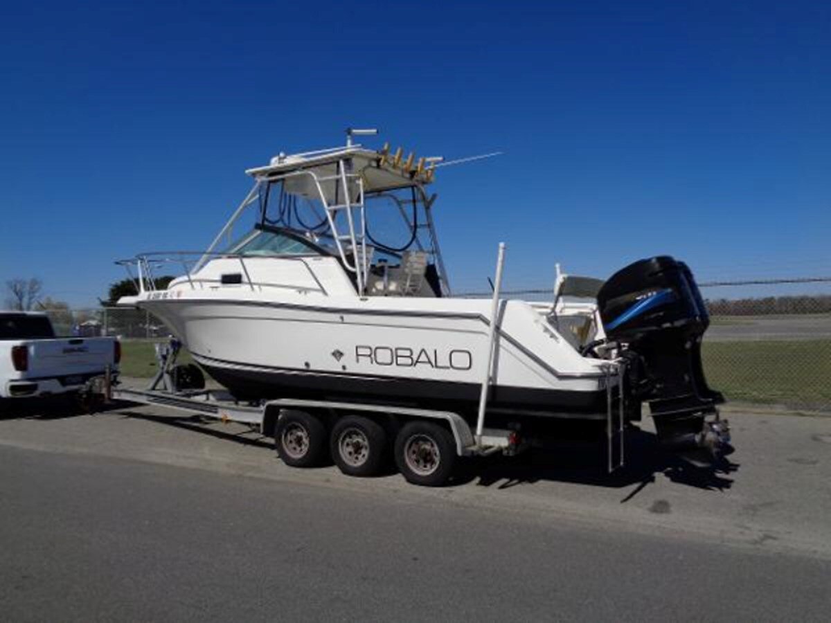 2000-robalo-27-1-7c3252