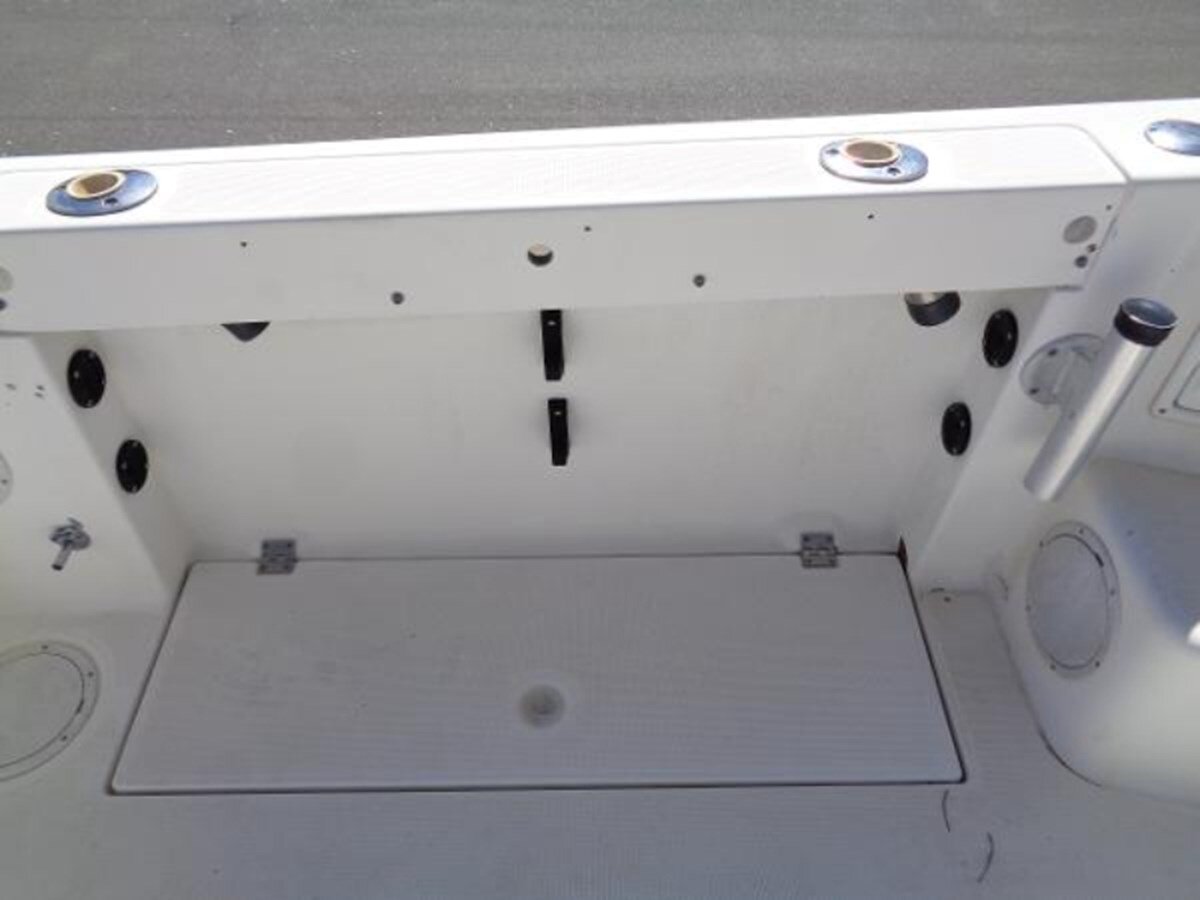 2000-robalo-27-1-7c3252