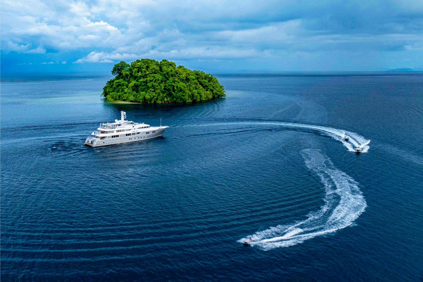 2001-abeking-rasmussen-196-11-cbc084