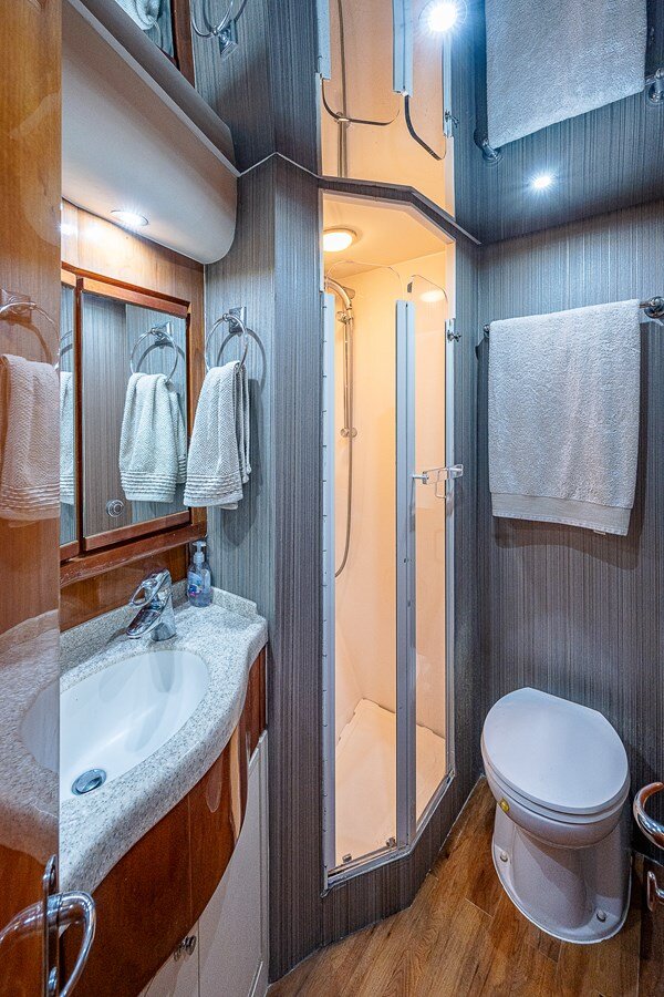 2001-bertram-51-812594