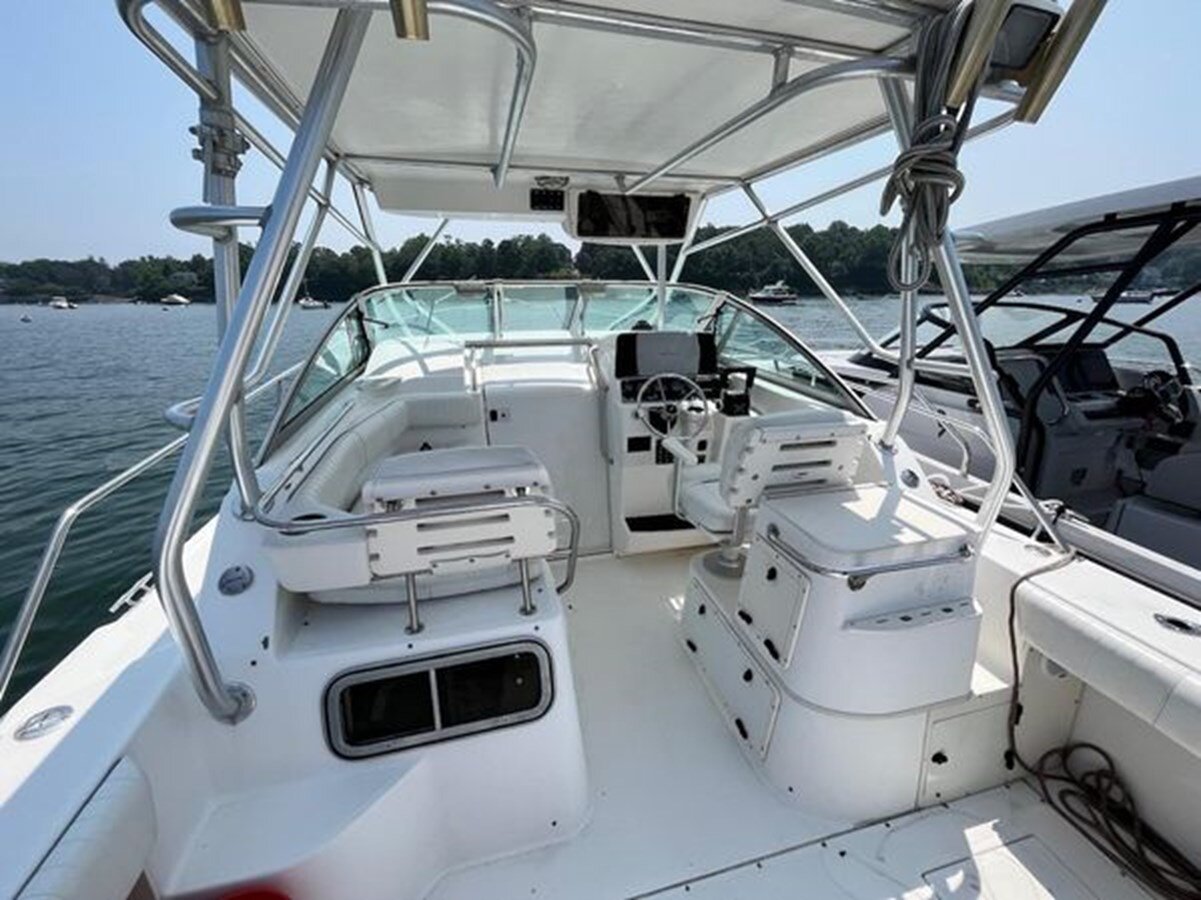 2001-boston-whaler-30-8-fc454a