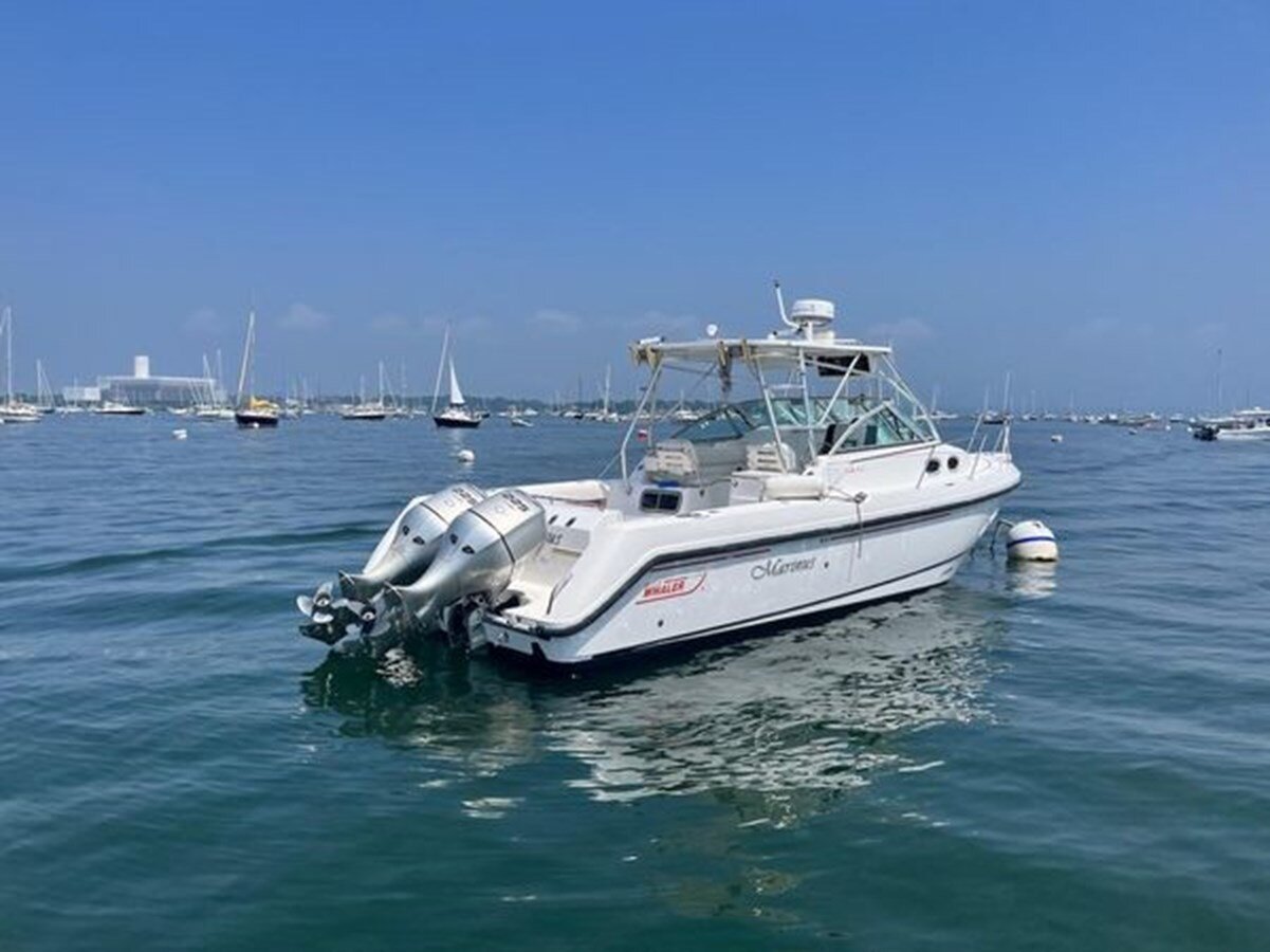 2001-boston-whaler-30-8-fc454a