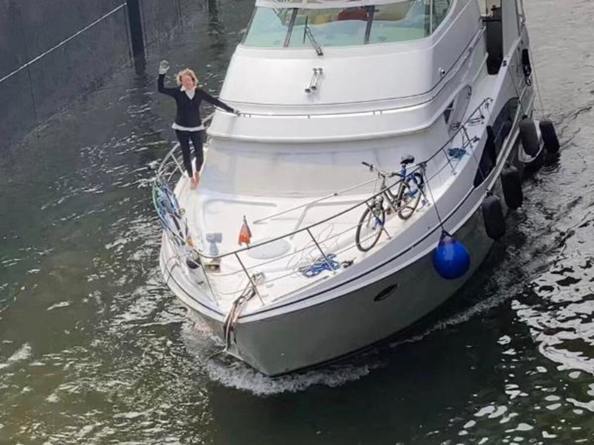 2001-carver-46-6-696d63