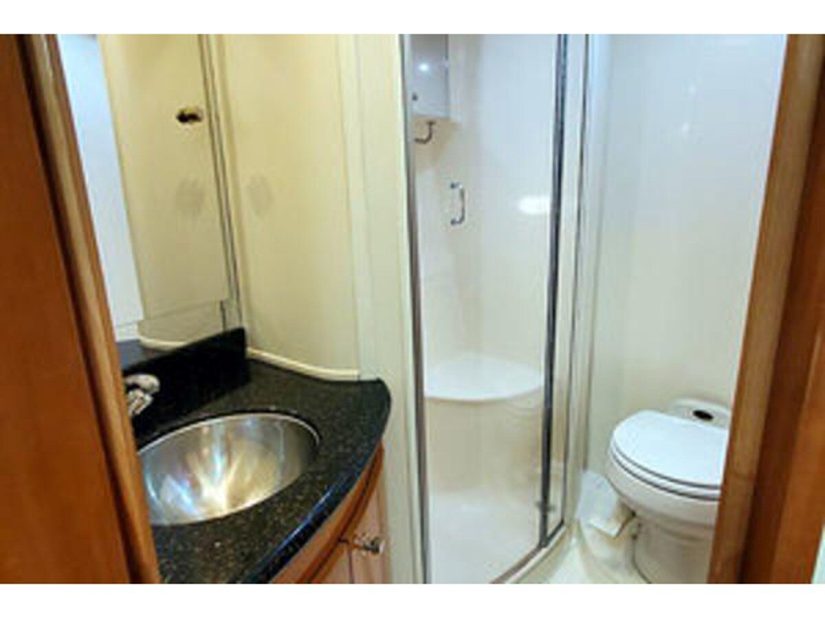 2001-carver-46-6-696d63