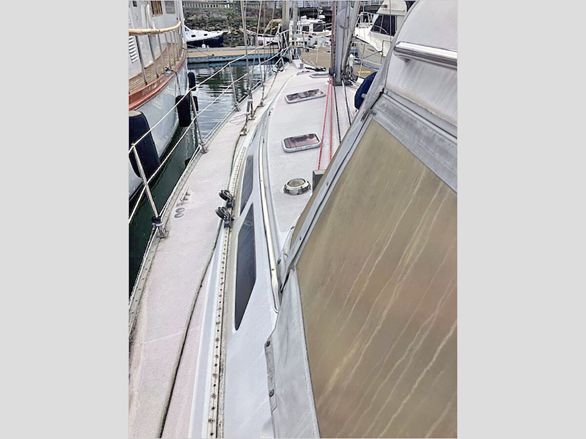 2001-catalina-47-1-b4b24c