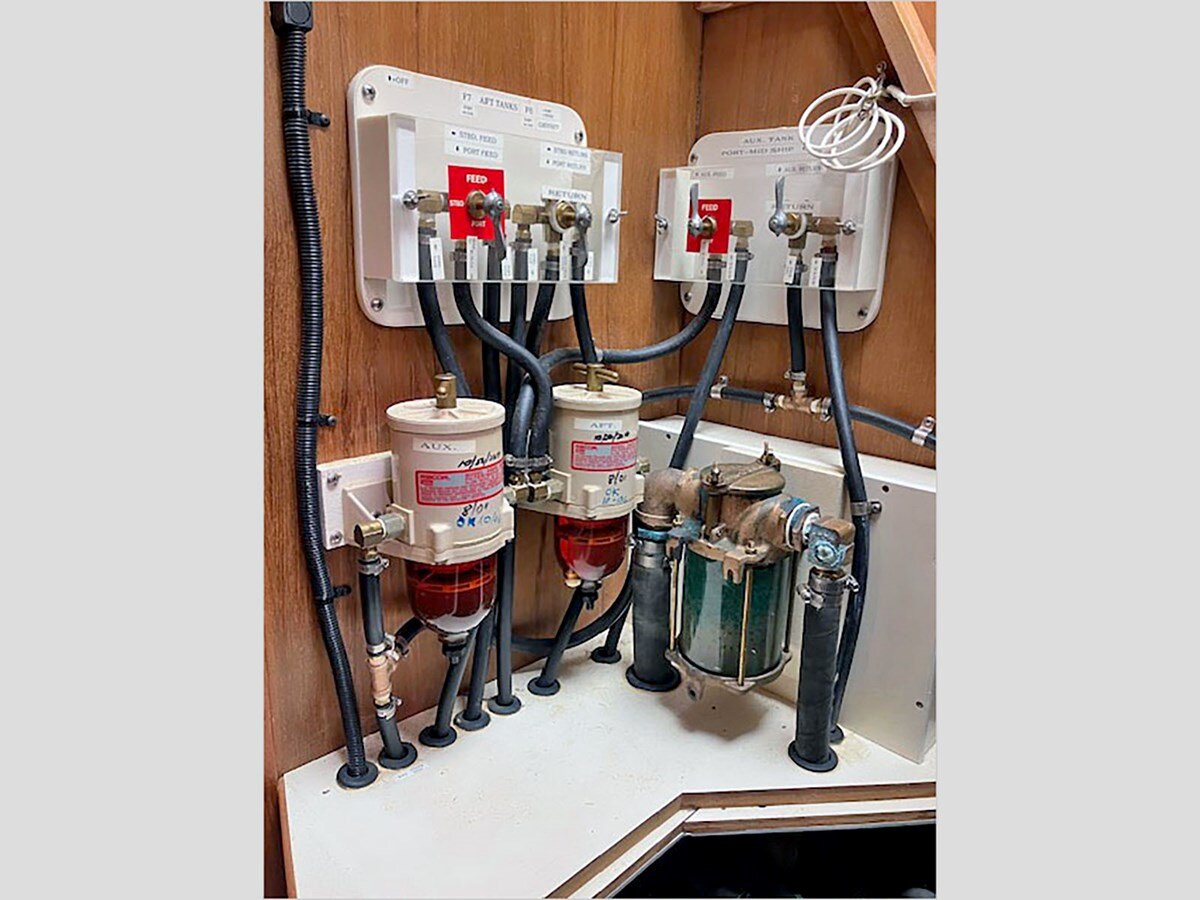 2001-catalina-47-1-b4b24c