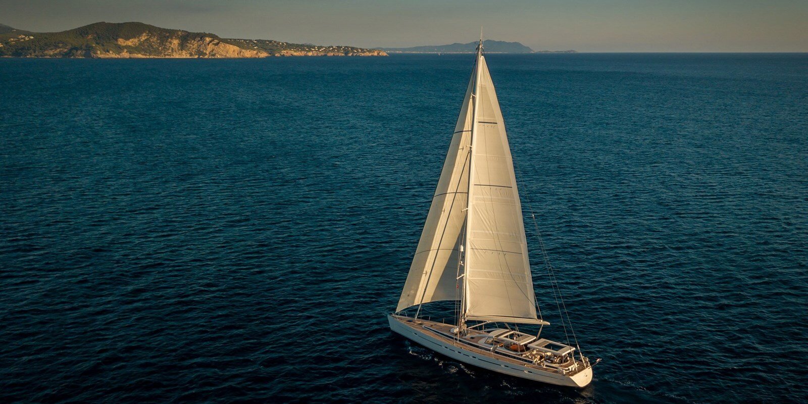 2001-cnb-yachts-93-4-e0320b