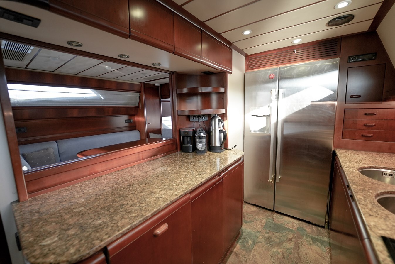 2001-ferretti-80-7-dc1b90