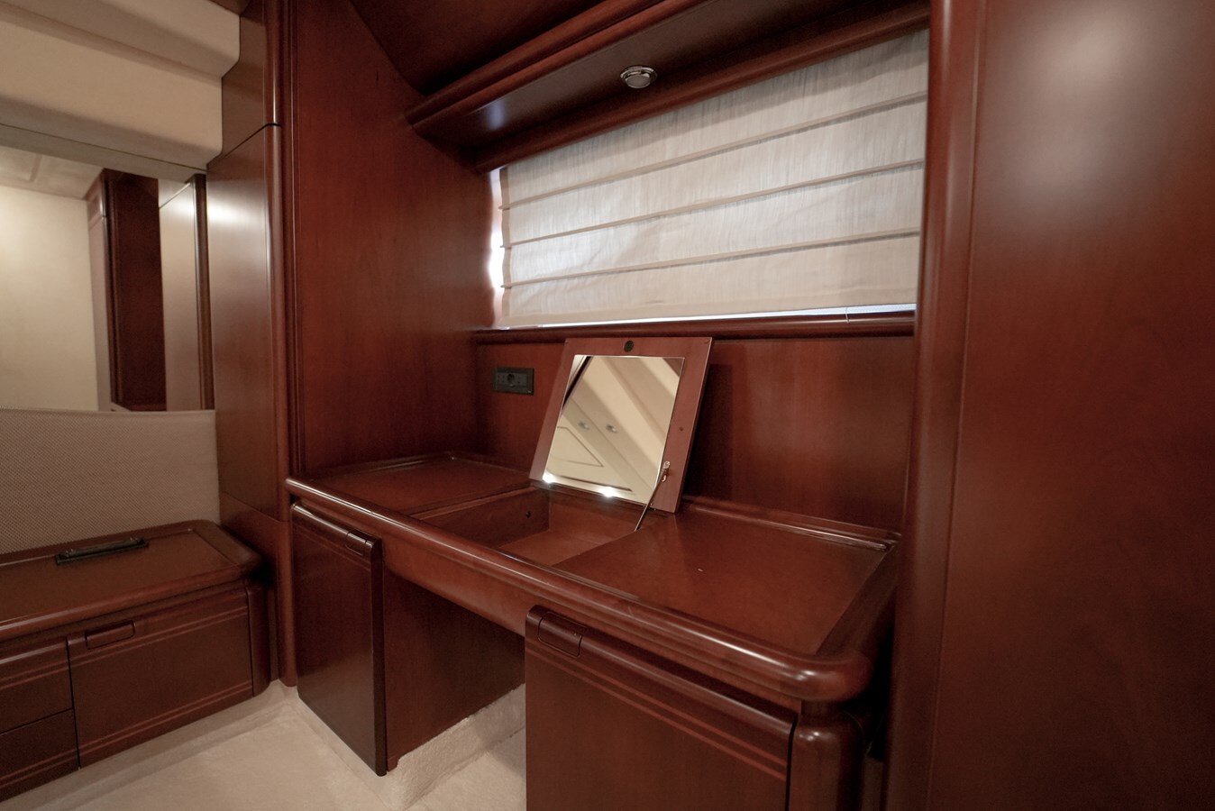 2001-ferretti-80-7-dc1b90