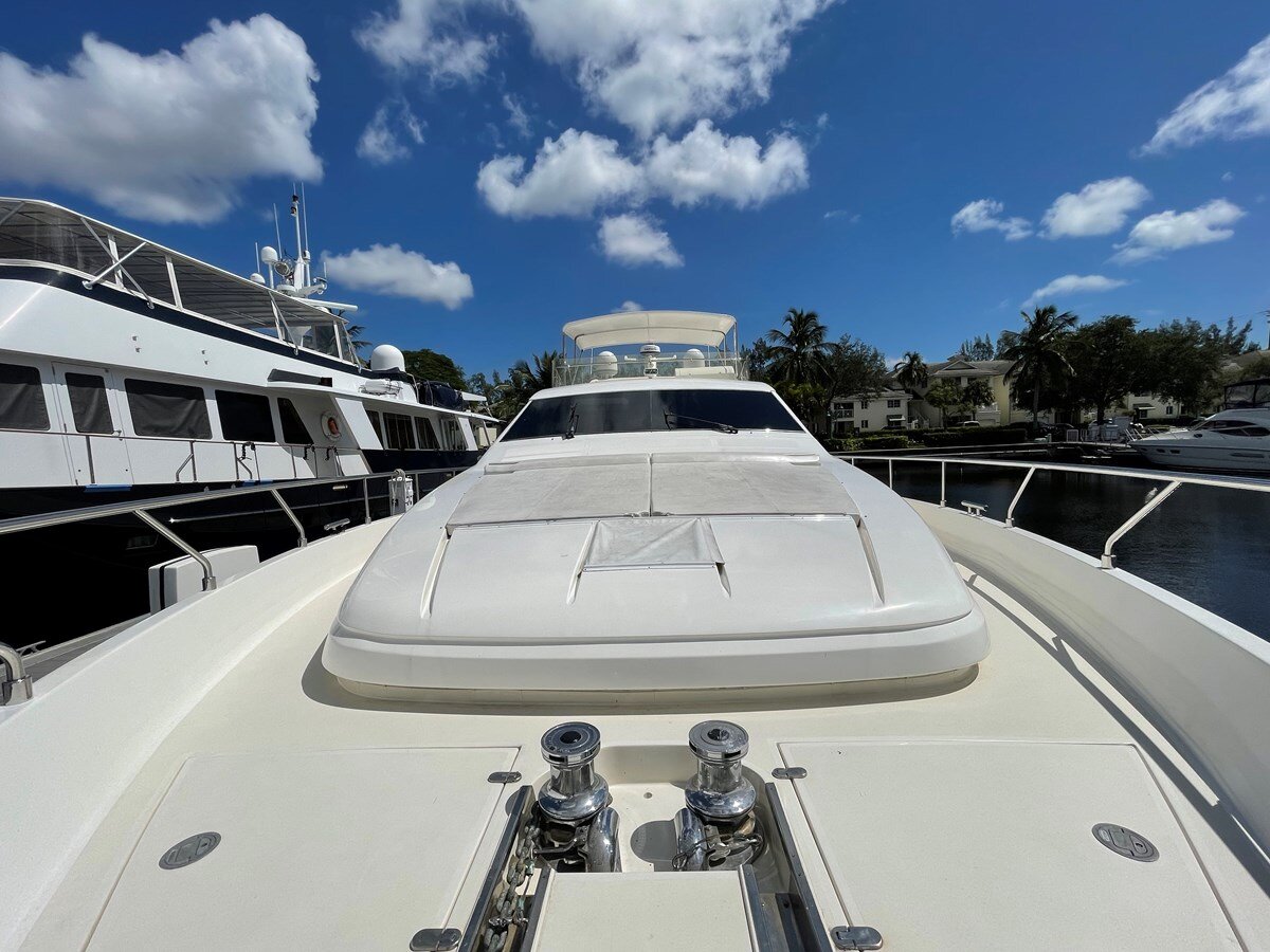 2001-ferretti-yachts-68-d9f931