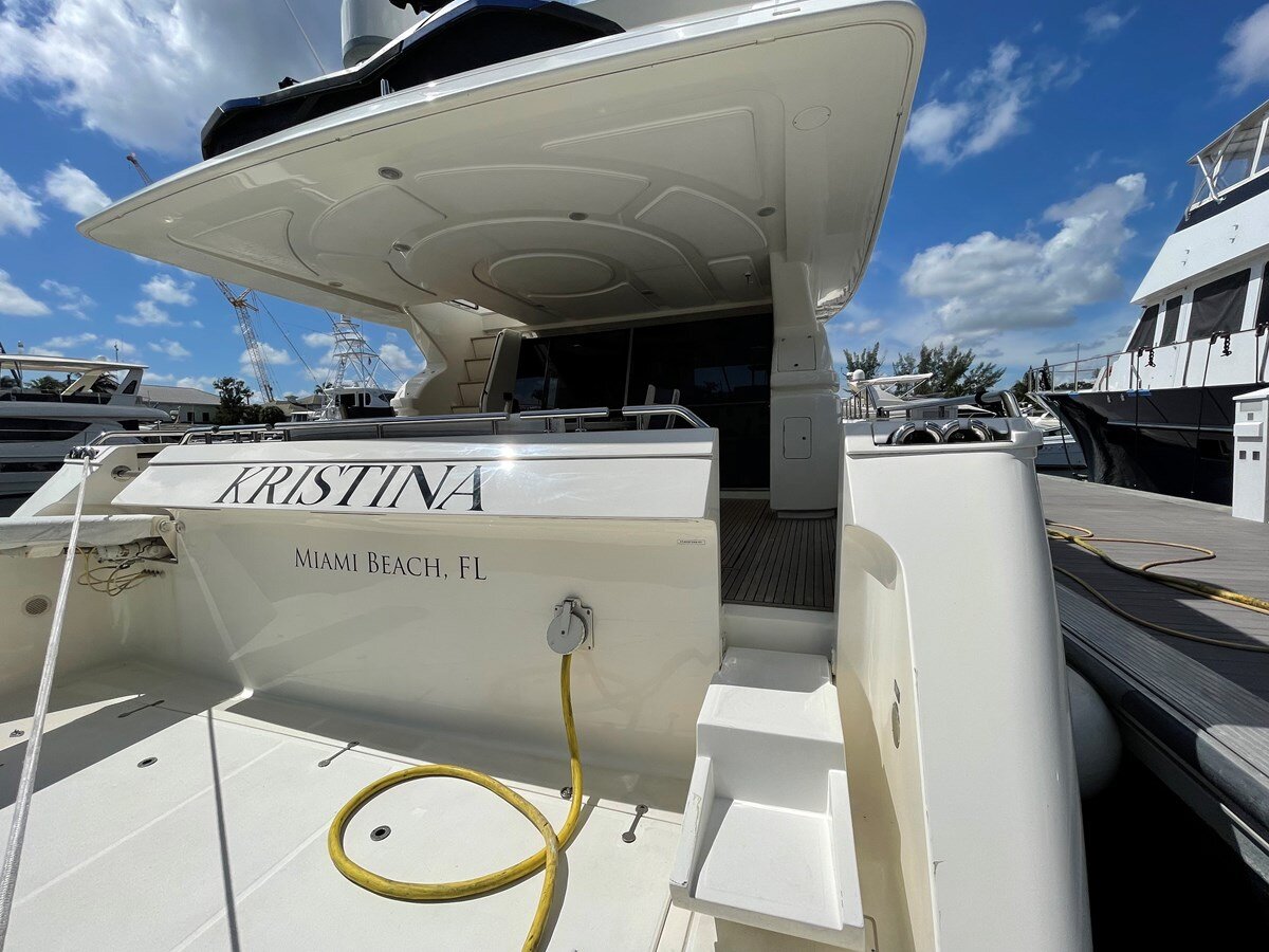 2001-ferretti-yachts-68-d9f931