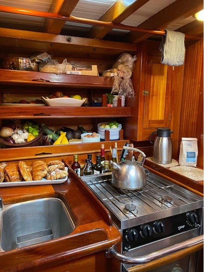 2001-gannon-benjamin-75-6-831a74