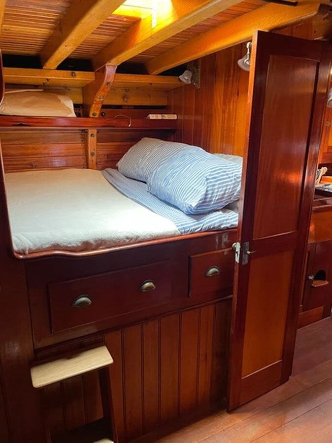 2001-gannon-benjamin-75-6-831a74