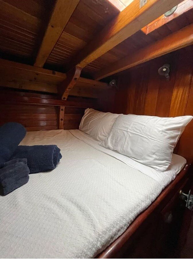 2001-gannon-benjamin-75-6-831a74