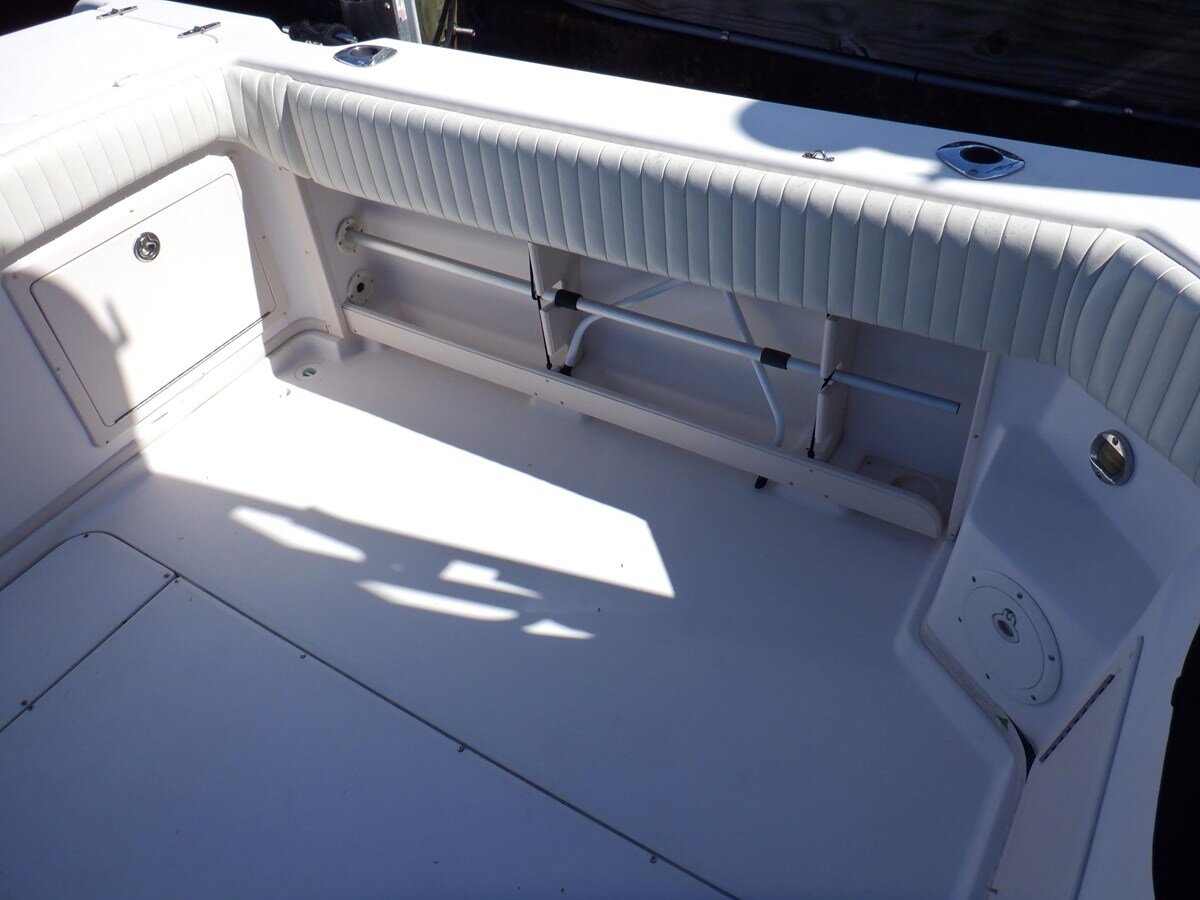 2001-grady-white-33-c630e6