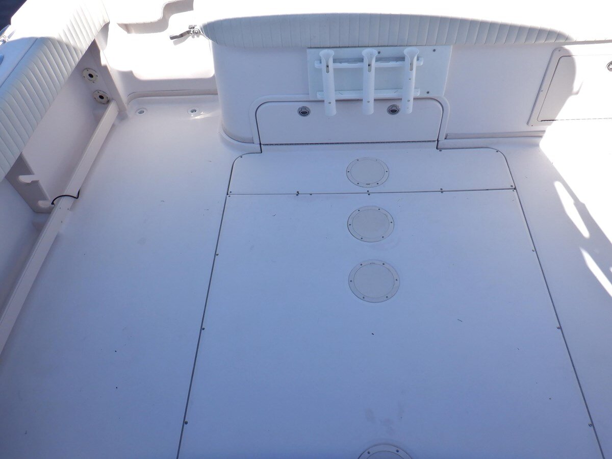 2001-grady-white-33-c630e6