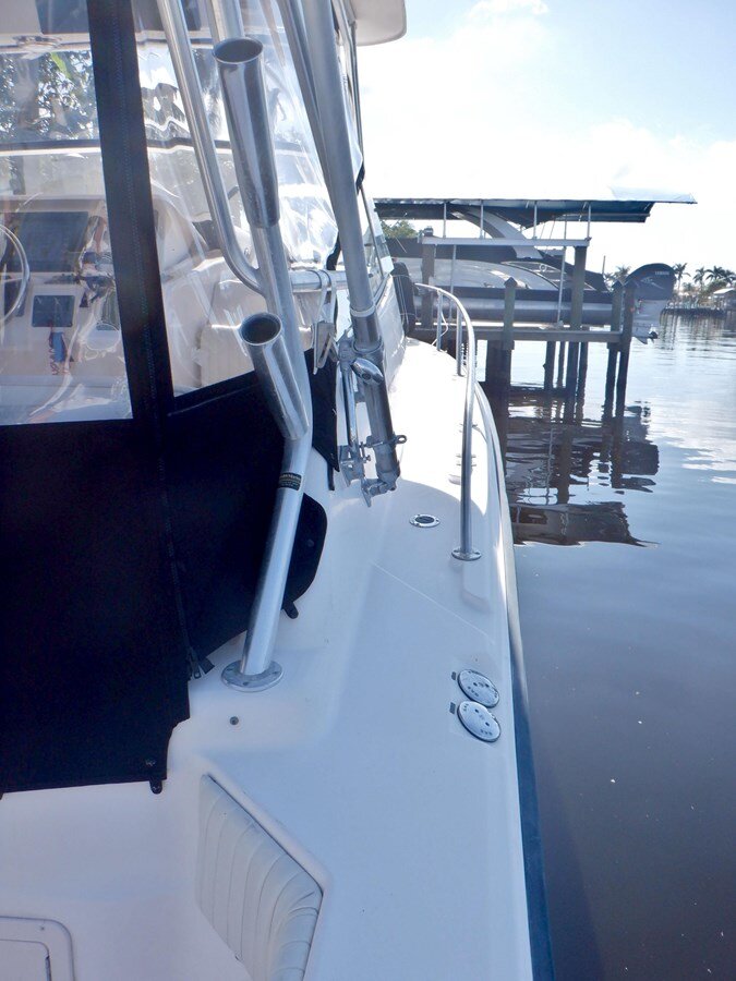 2001-grady-white-33-c630e6