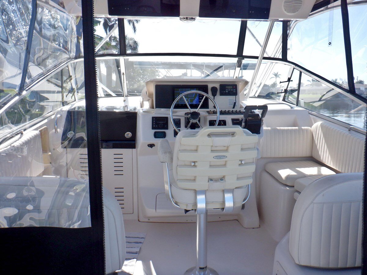 2001-grady-white-33-c630e6