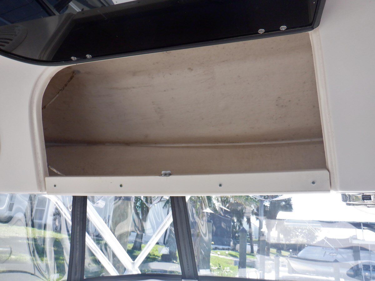 2001-grady-white-33-c630e6