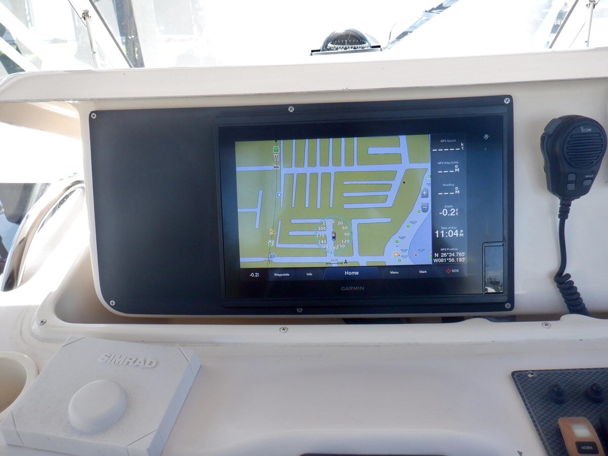 2001-grady-white-33-c630e6