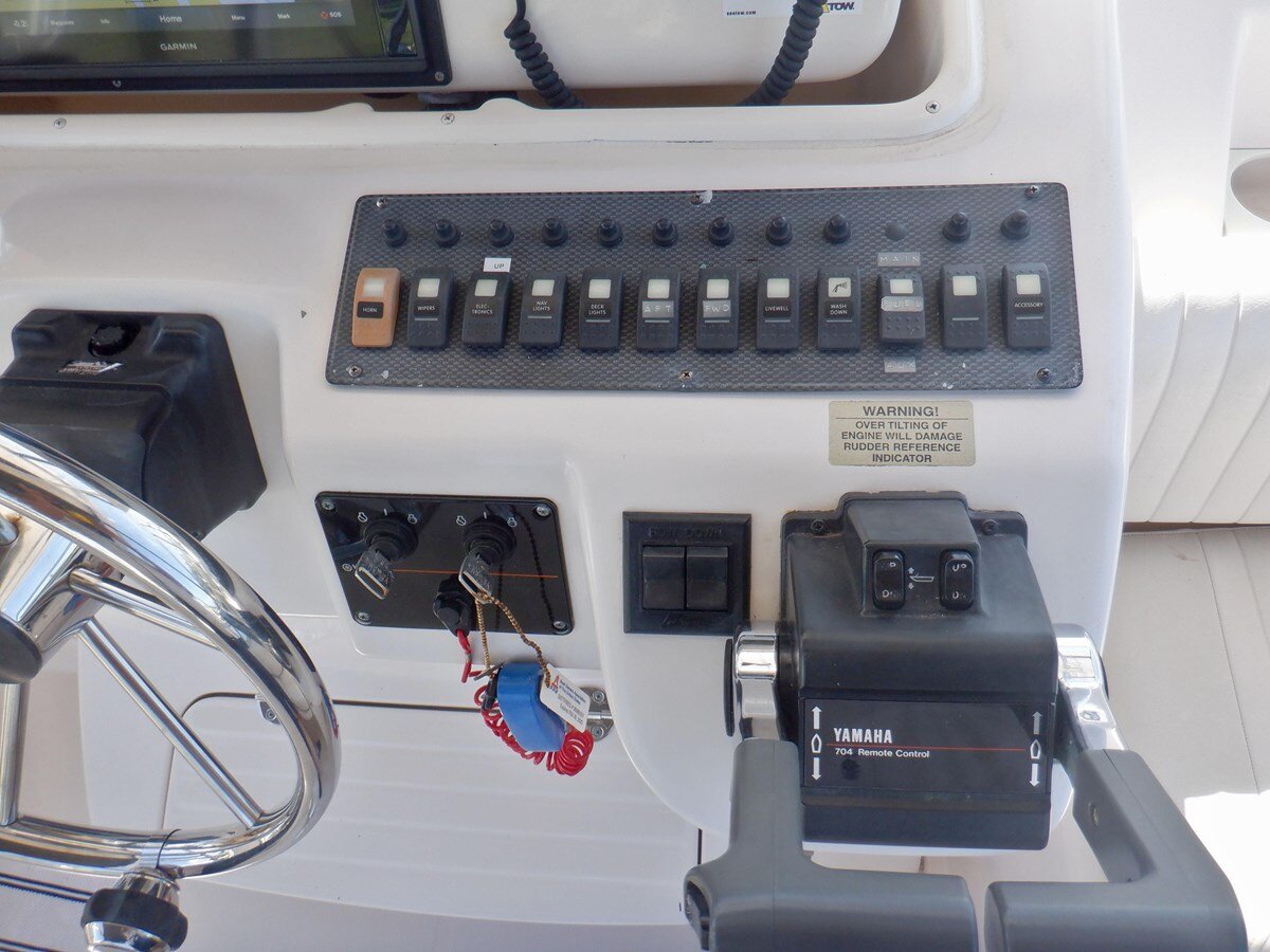 2001-grady-white-33-c630e6