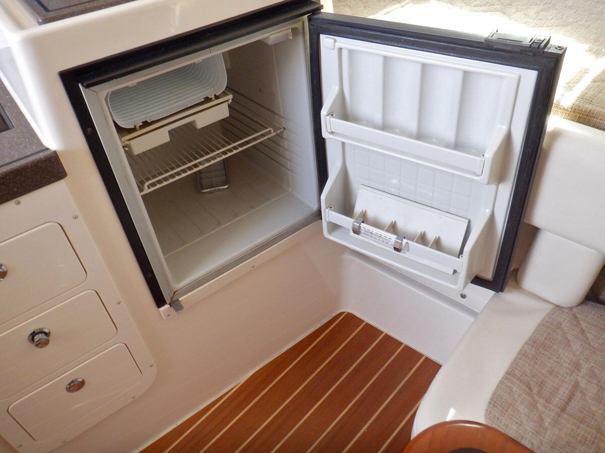 2001-grady-white-33-c630e6