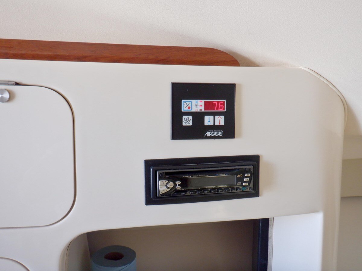 2001-grady-white-33-c630e6