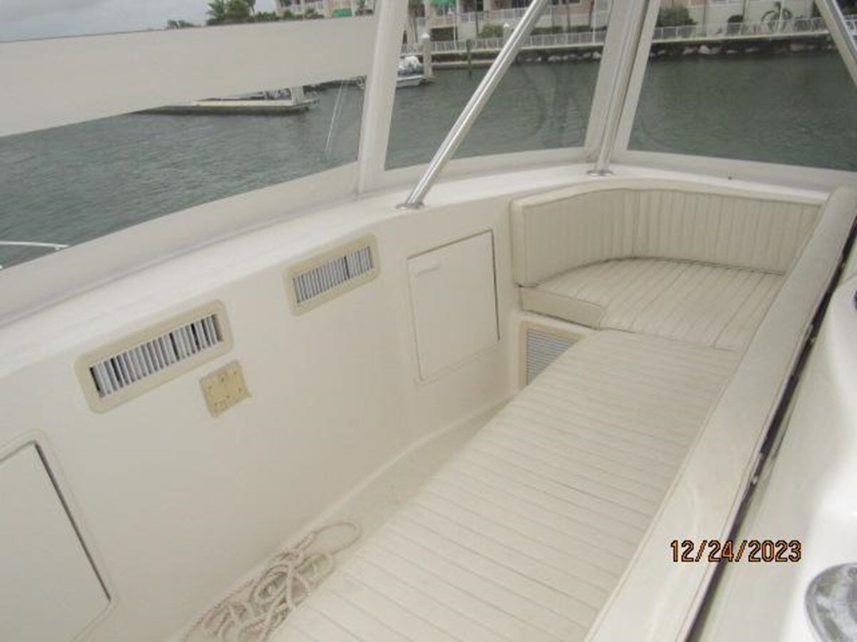 2001-ocean-yachts-48-071055